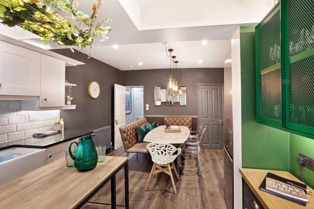 Stunning 4Bed Townhouse By Hic & Trendy Kings Quarter! Villa Harrogate Bagian luar foto